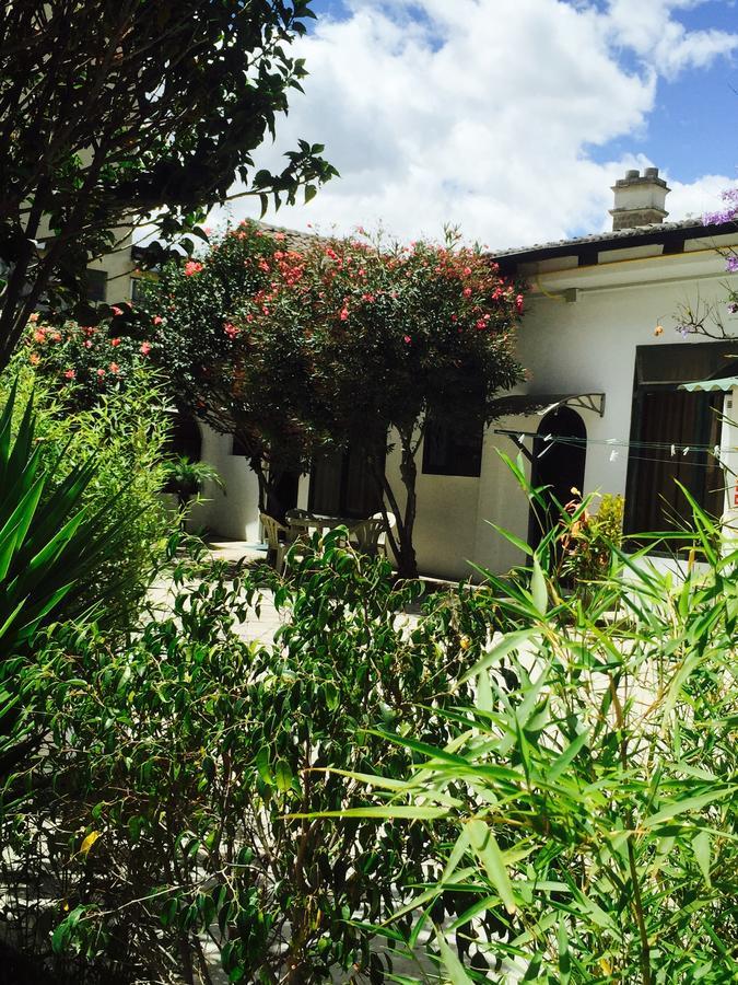 La Coupole Hotel กีโต ภายนอก รูปภาพ